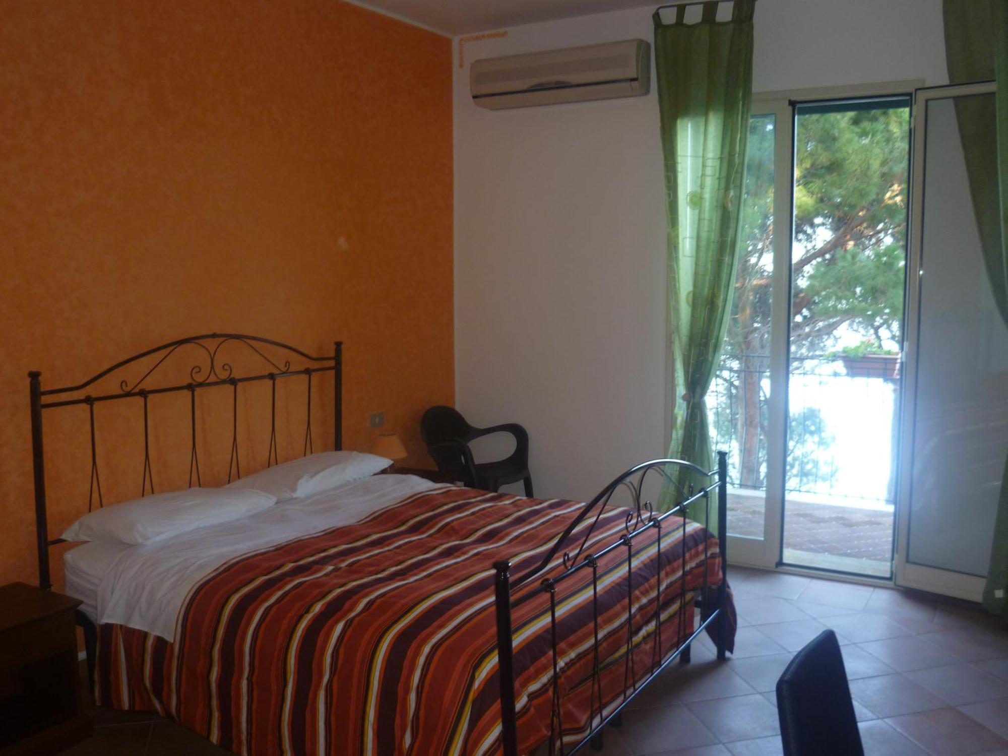 Alba Tra I Pini Bed & Breakfast Cefalù